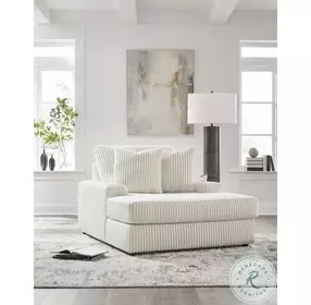 Lindyn Ivory Chaise