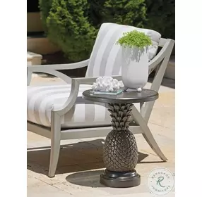 Alfresco Living Weathered Driftwood Gray Pineapple Outdoor Accent Table