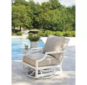 Island Classic Brown and White Upholstered Outdoor Lounge Chair
