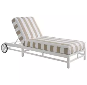 Island Classic White and Brown Outdoor 33" Chaise