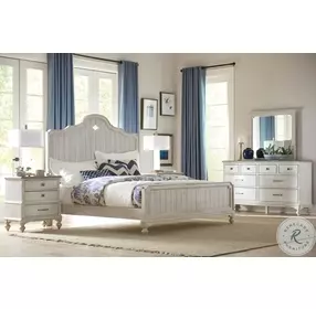 Litchfield Laurel Sun Washed Queen Panel Bed