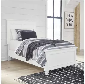 Fortman White Twin Panel Bed