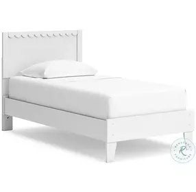 Hallityn White Youth Platform Bedroom Set