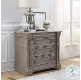 Windsor Hill French Gray 4 Drawer Bachelor's Chest
