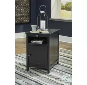 Treytown Black Chairside Table