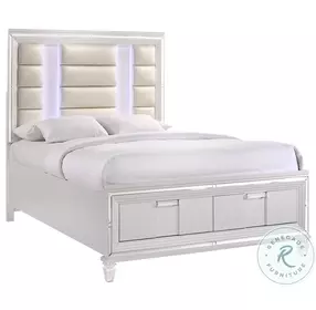 Charlotte White Upholstered Platform Bedroom Set With Storage Footboard