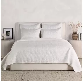Diamond White Queen Quilt
