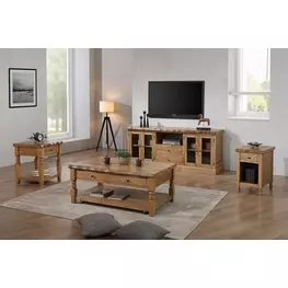 Logans Edge Brown Occassiona Table Set