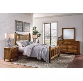 Maple Road Antique Amish Scalloped Storage Panel Bedroom Set