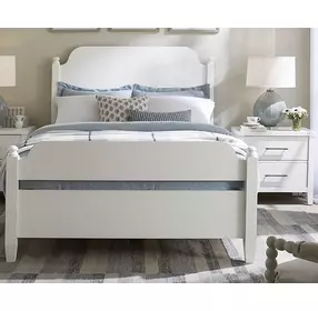 Pure Maple Cottage White Queen Poster Bed