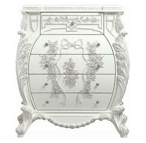 Vanaheim Antique White 5 Drawer Chest