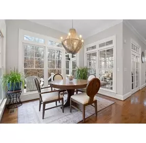 Manhattan Valley Vintage Chestnut Dining Room Set