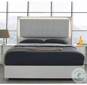 Giulia White Queen Platform Bed