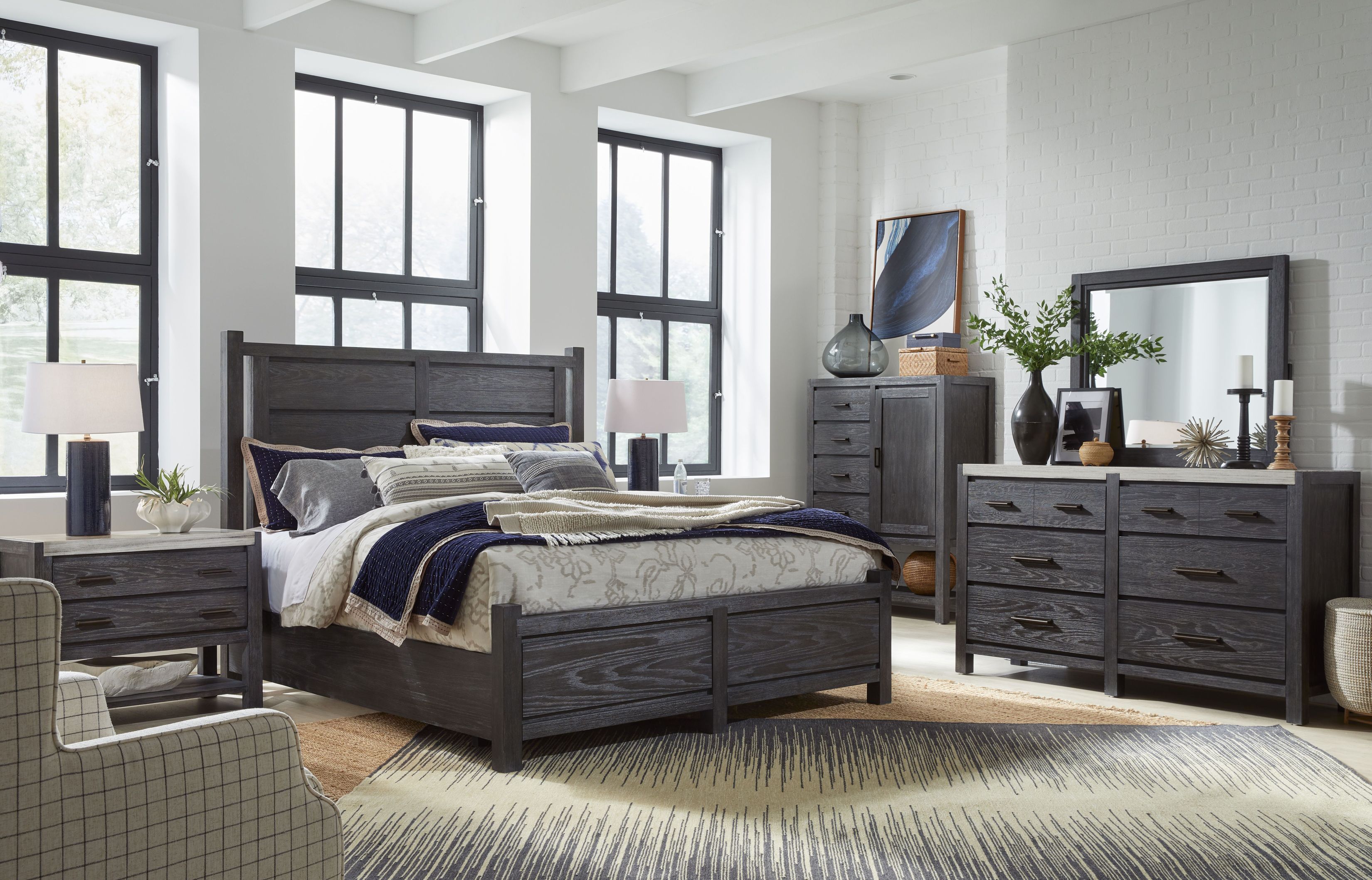 Plum Creek Ravenwood Black Queen Panel Bedroom Set From Magnussen