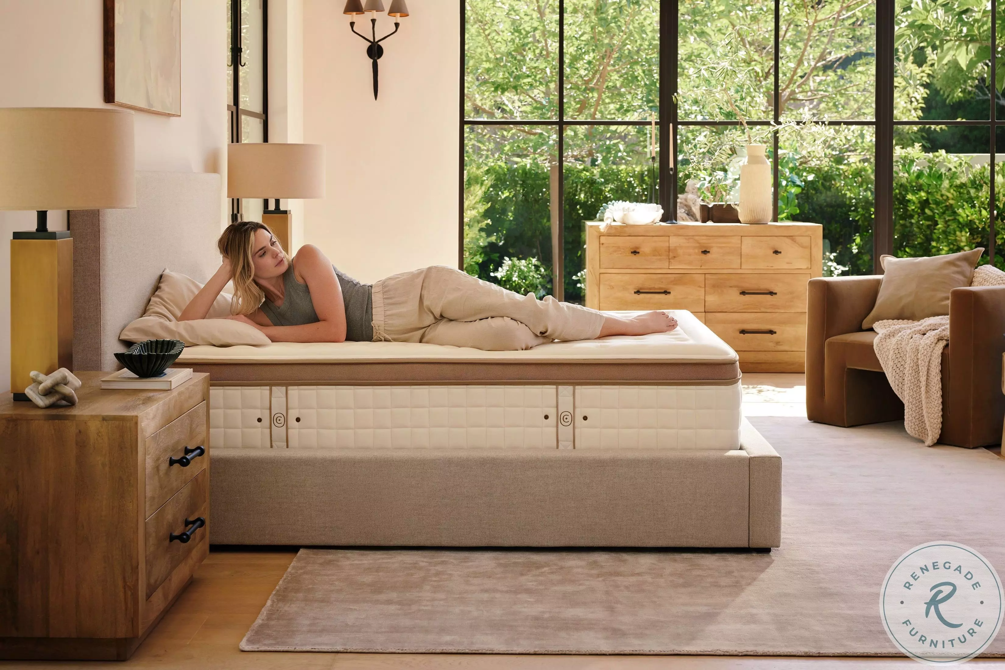 Cloverlane White Hybrid Medium California King Mattress From