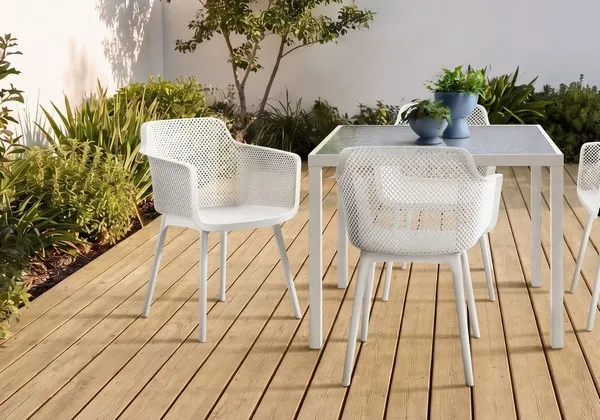 collection 402 Outdoor Stacking Dining Chair